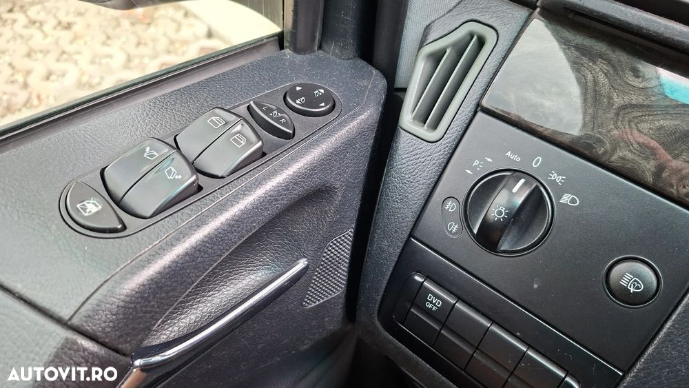 Mercedes-Benz Viano - 23