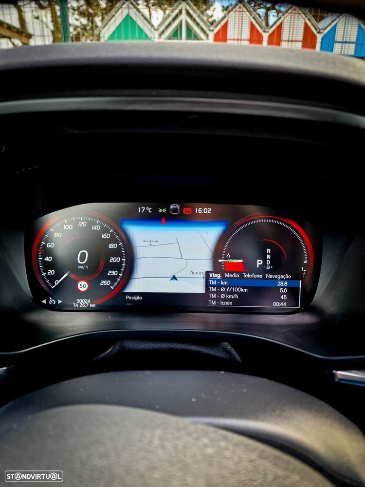 Volvo XC 60 2.0 T6 PHEV R-Design AWD — fotografia 8