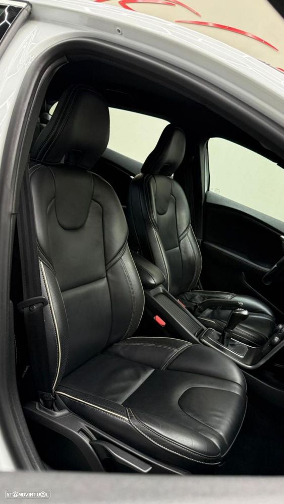 Volvo V40 2.0 D2 R-Design - 20