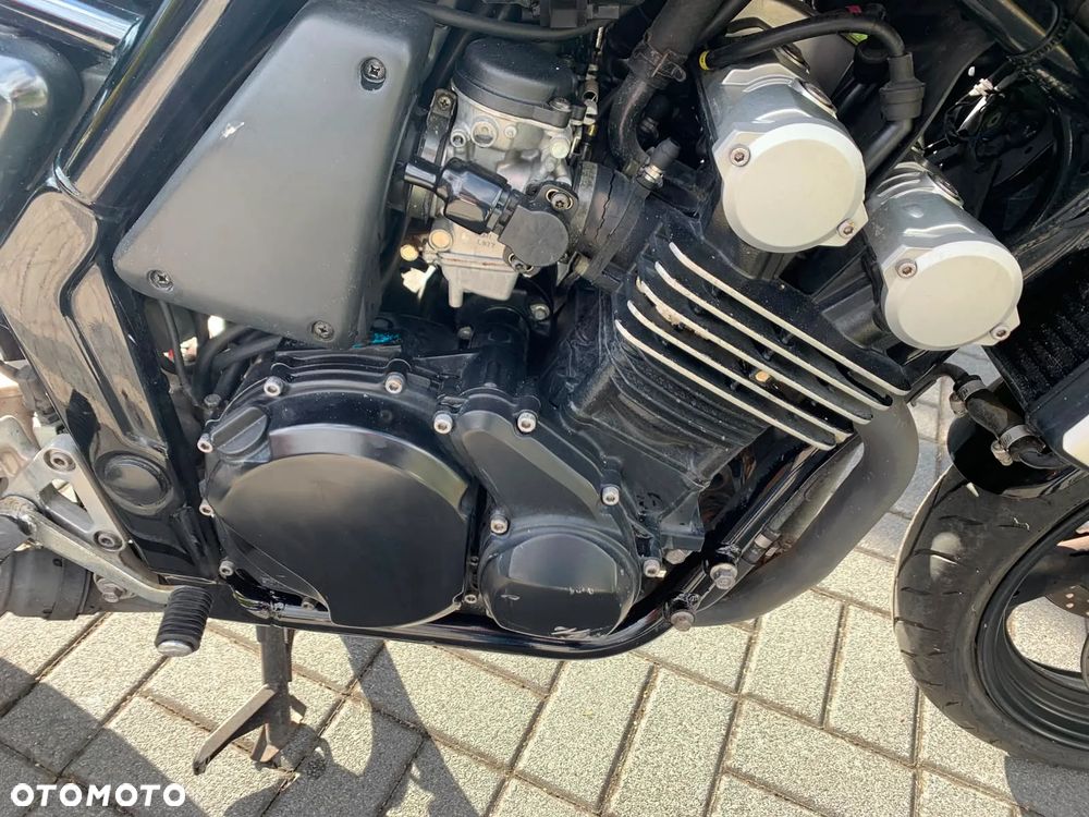 Yamaha FZS - 16