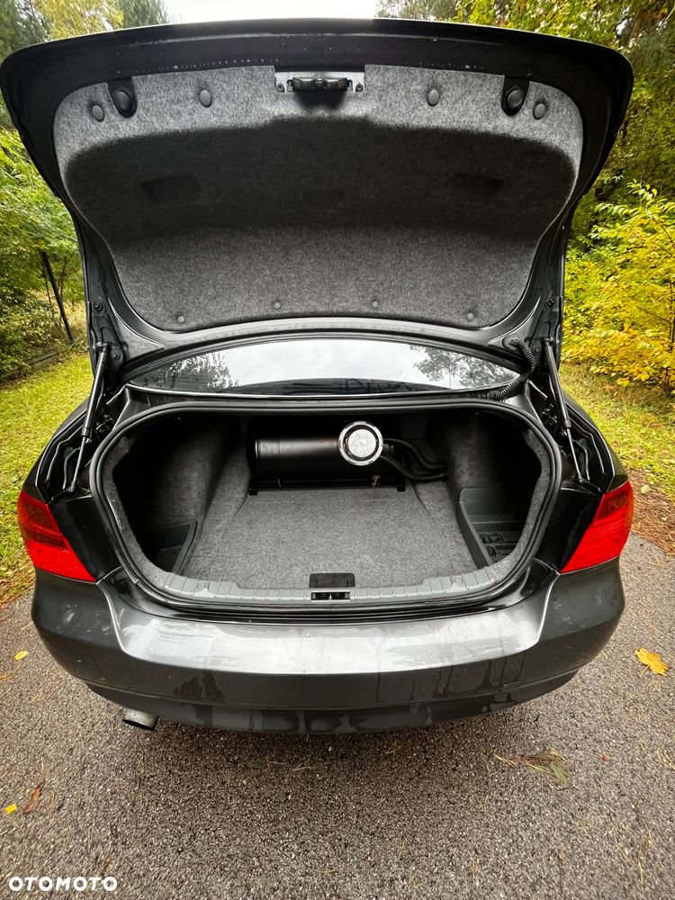 BMW Seria 3 320i - 5