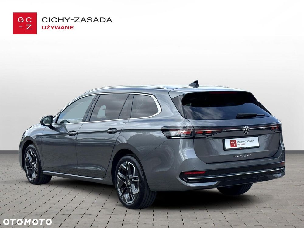 Volkswagen Passat Variant 2.0 TDI EVO Elegance DSG - 4