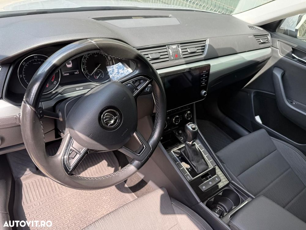 Skoda Superb 2.0 TDI DSG Ambition - 9