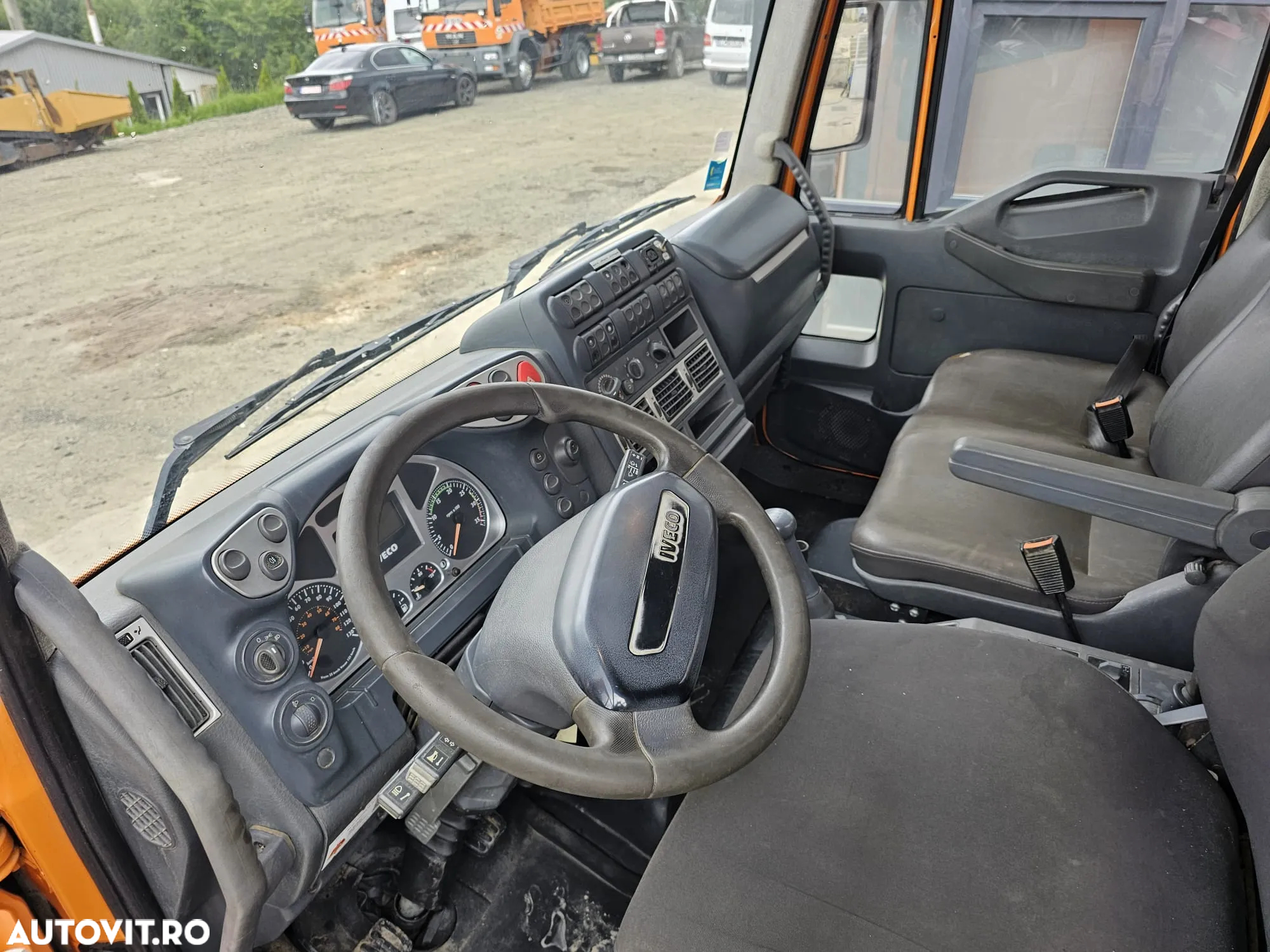 Iveco Eurocargo basculabil cu macara - 6