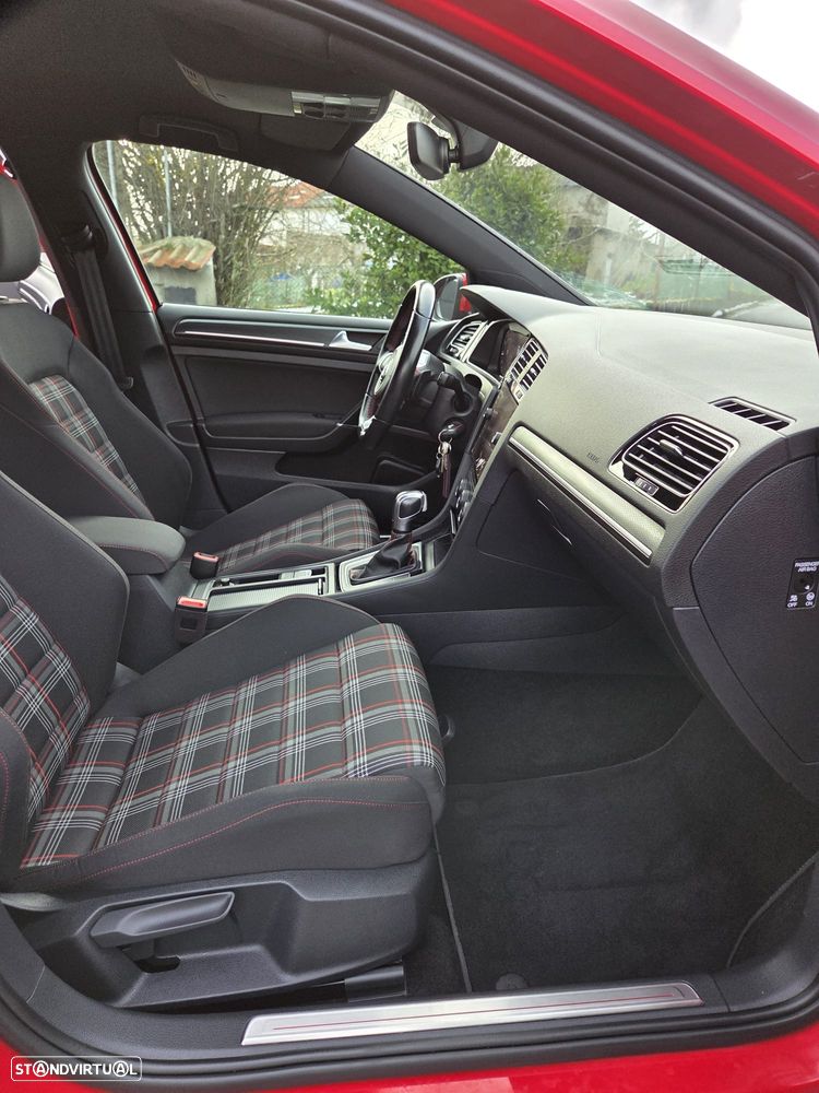 VW Golf GTI 2.0 TSI OPF DSG Performance - 18