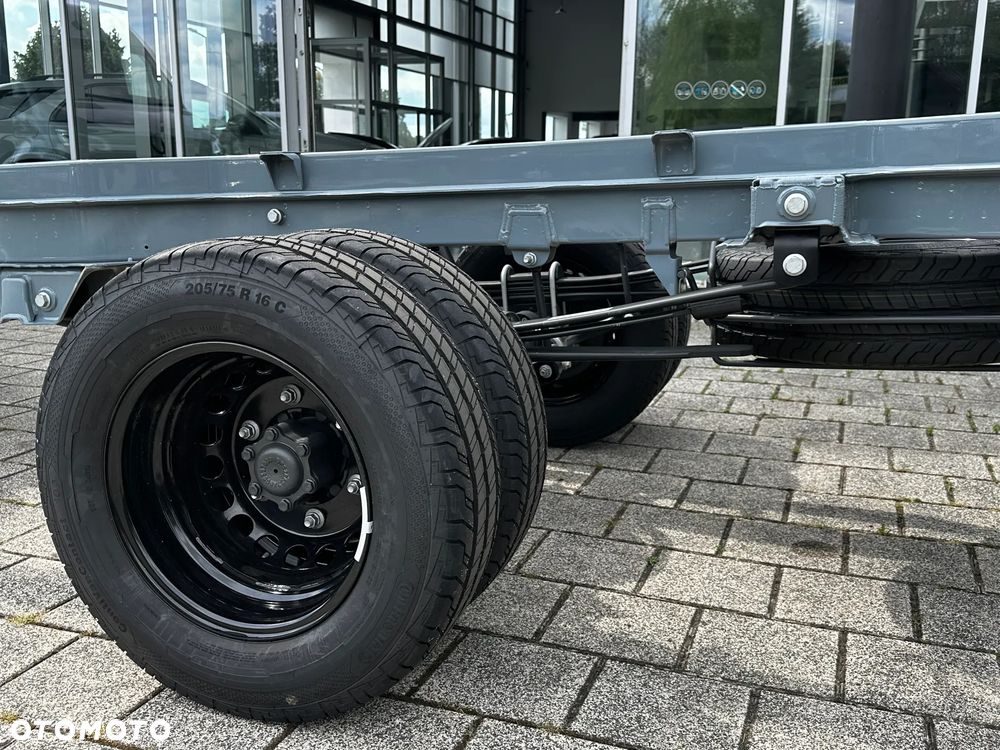 Mercedes-Benz Sprinter - 28