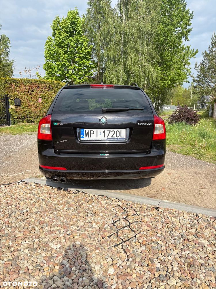 Skoda Octavia 2.0 TDI CR DPF RS - 9