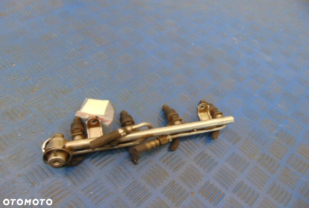 VOLKSWAGEN PASSAT B5 1.8 20V LISTWA WTRYSKOWA 058133681C - 5
