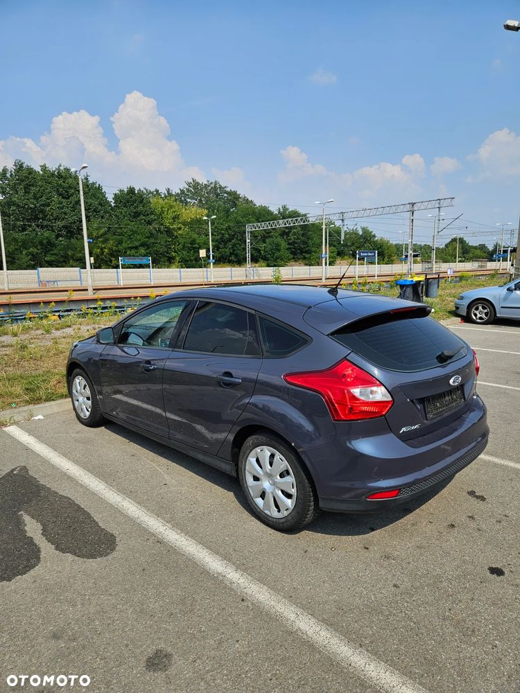 Ford Focus 1.6 Trend - 6