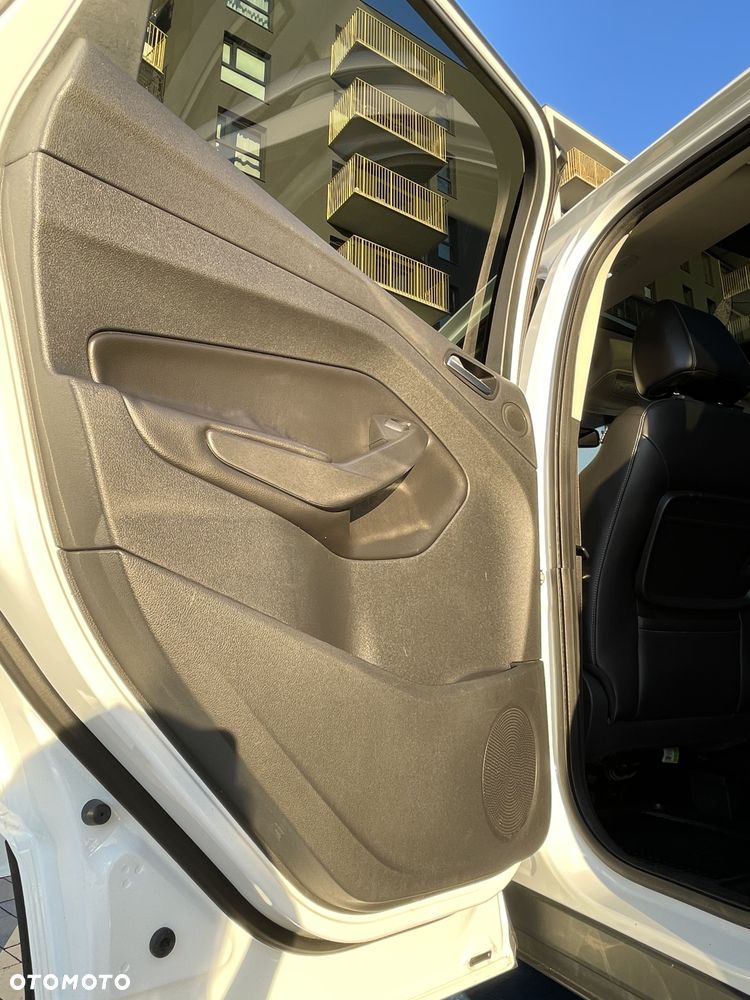 Ford Kuga 2.0 TDCi 4WD Titanium - 27