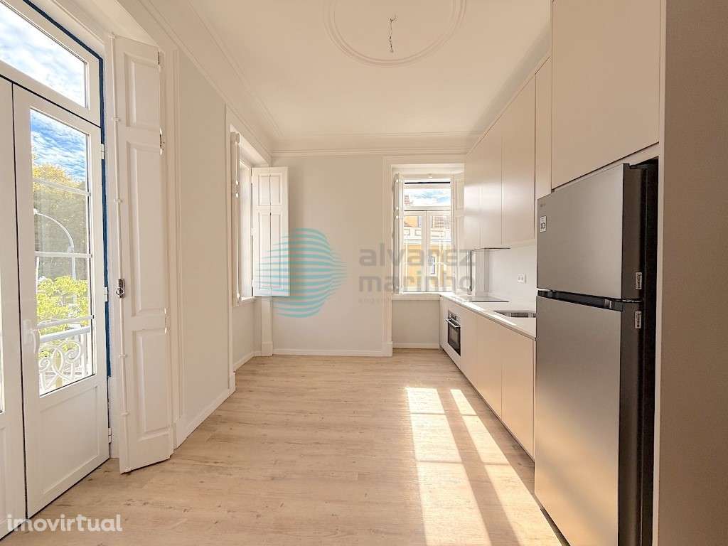 Apartamento T2, muito bem localizado, com todos os serviços por perto - Grande imagem: 5/25