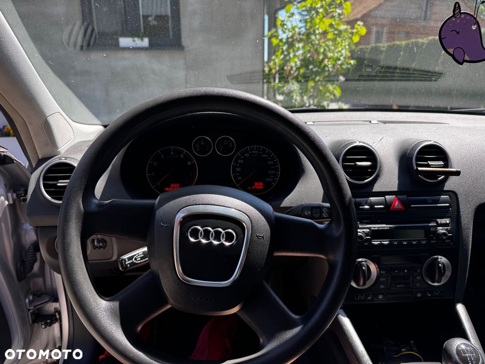 Audi A3 Sportback 1.6 Ambiente - 12