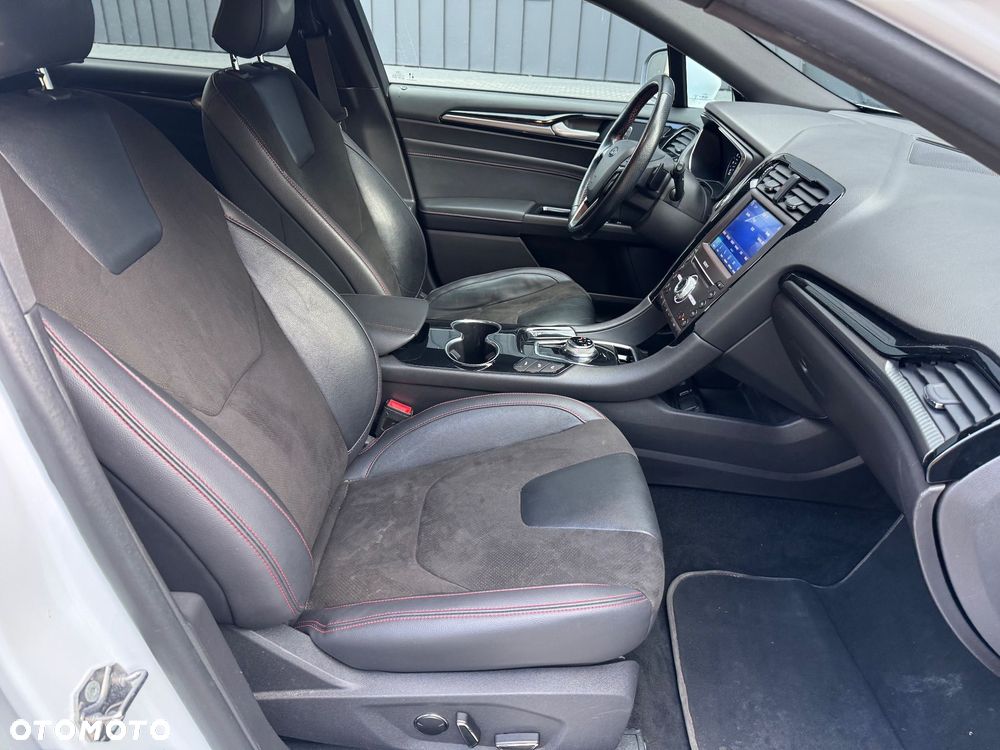 Ford Mondeo 2.0 EcoBlue ST-Line - 24