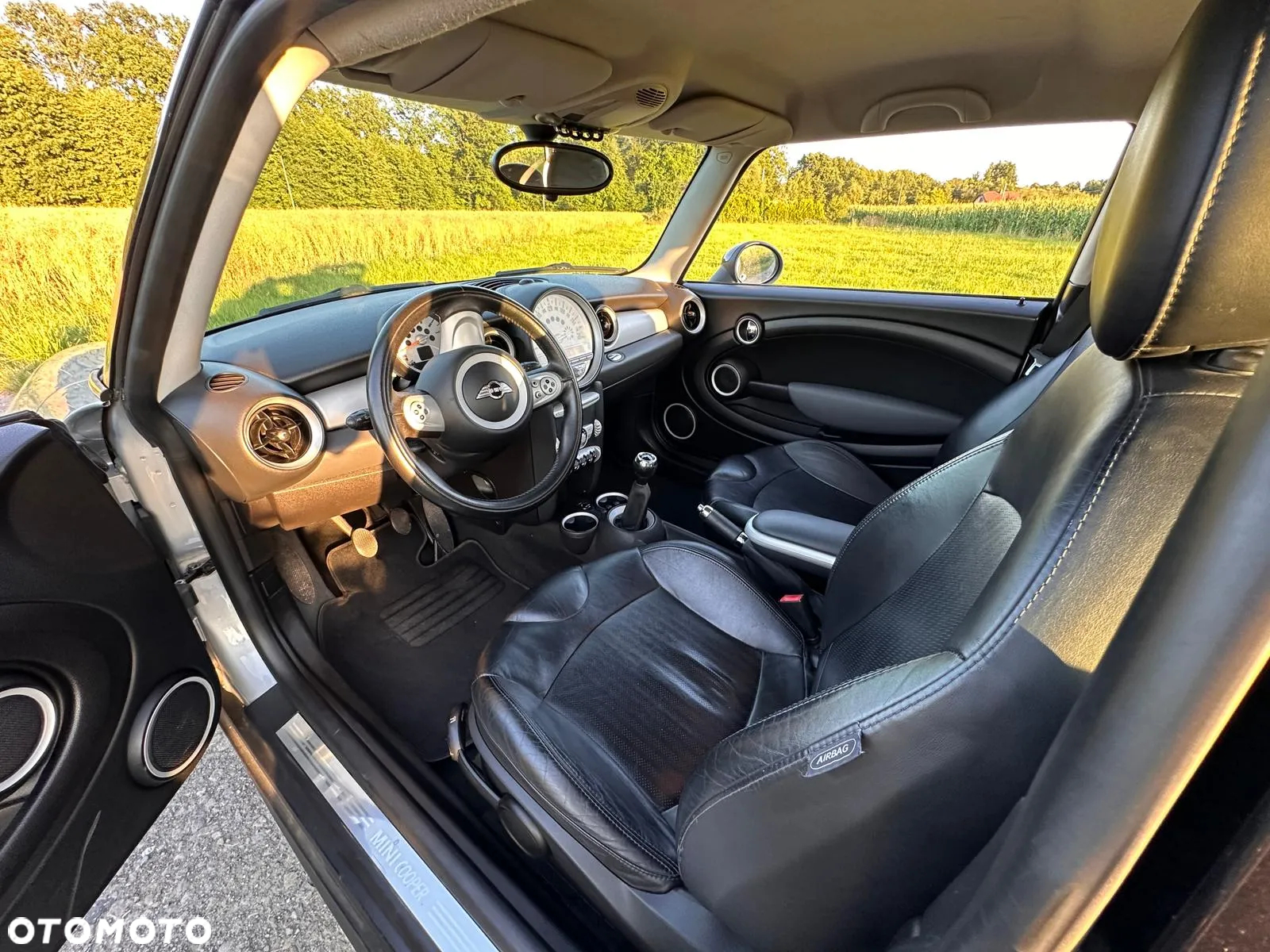 MINI Cooper Standard - 10
