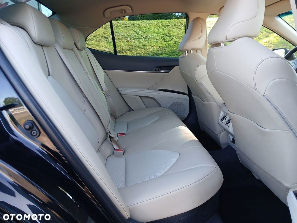 Toyota Camry 2.5 Hybrid Executive CVT - 14