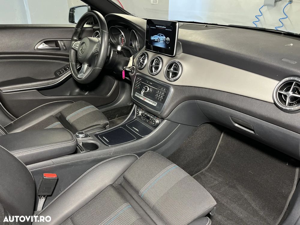 Mercedes-Benz CLA 180 7G-DCT Urban - 24
