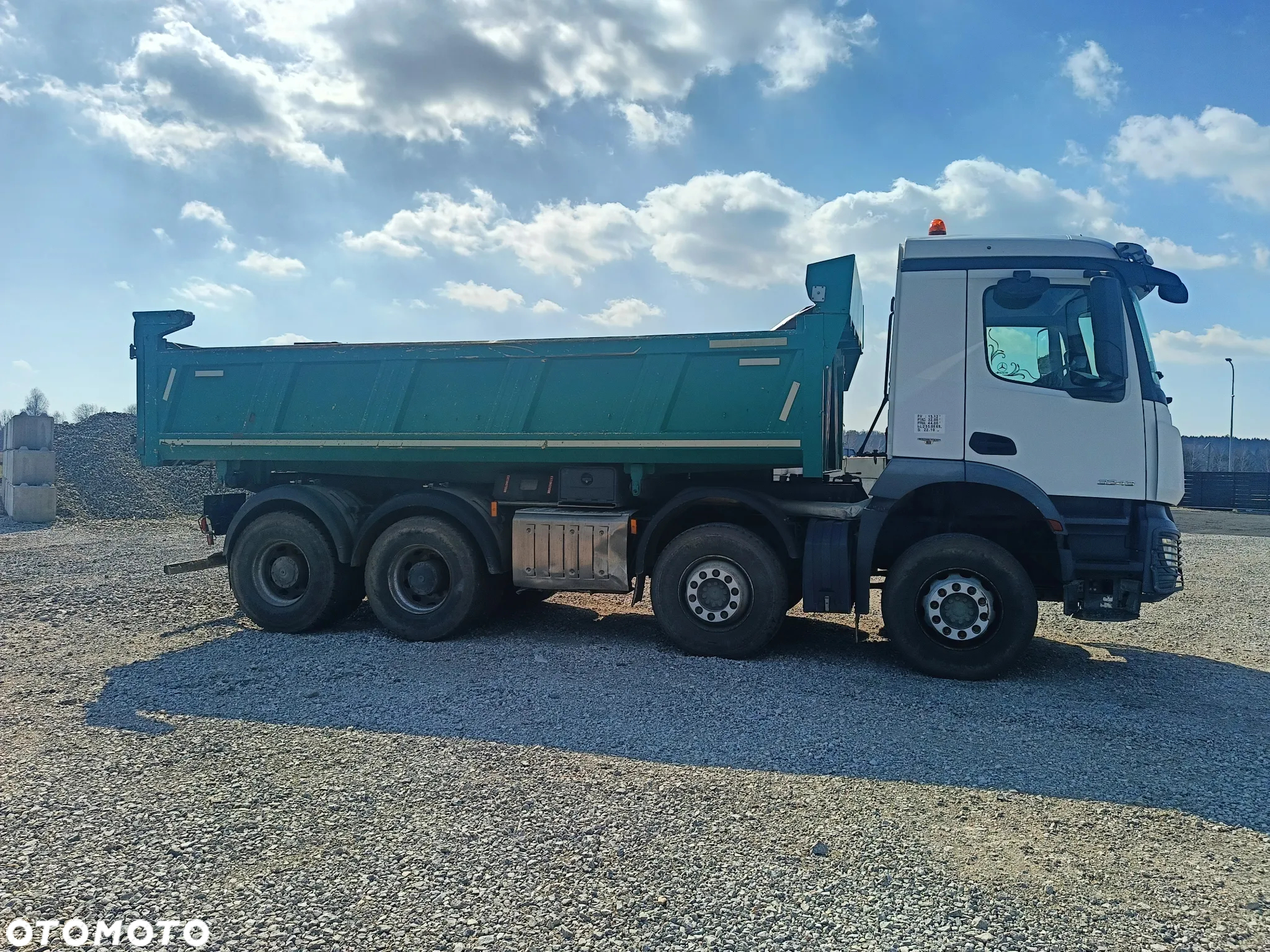 Mercedes-Benz Arocs 3243 - 6