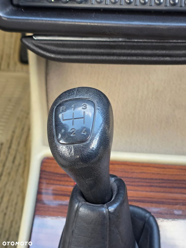 Mercedes-Benz W201 (190) - 24