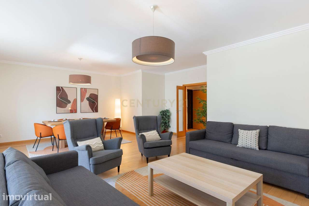 Viva com Conforto e Elegância em Paço de Arcos | T3 em condomínio com - Grande imagem: 2/39