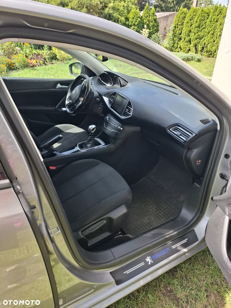 Peugeot 308 1.6 BlueHDi Allure S&S - 15