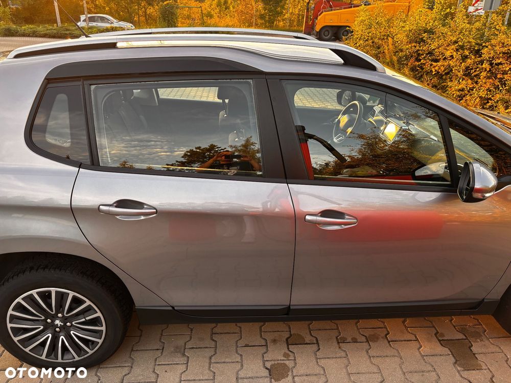 Peugeot 2008 1.2 Pure Tech Style S&S - 3