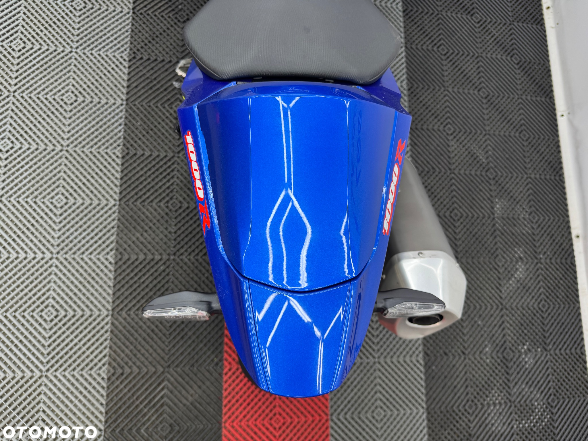 Suzuki GSX-R - 25