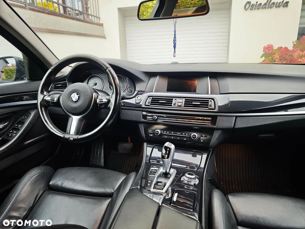 BMW Seria 5 520d xDrive - 13