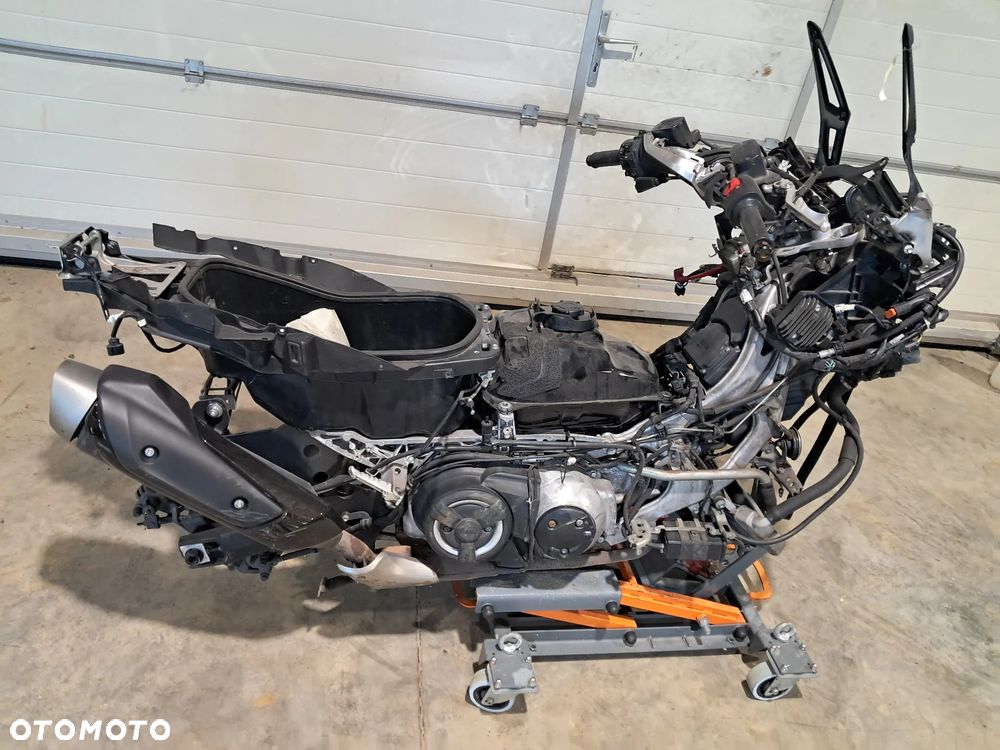 Yamaha Tmax - 7