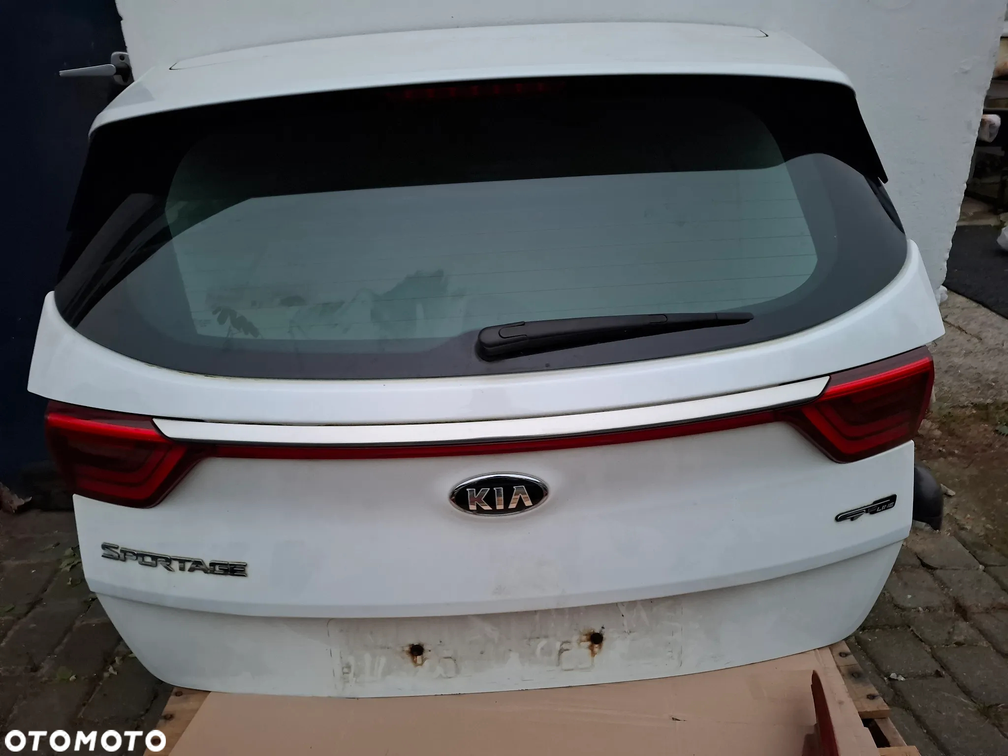 KIA SPORTAGE IV 4 15- ZDERZAK TYŁ KOMPLETNY KLAPA BAGAZNIKA POKRYWA LAMPY DEMONTAZ HW BIAŁY W KOLOR DEMONTAZ - 11