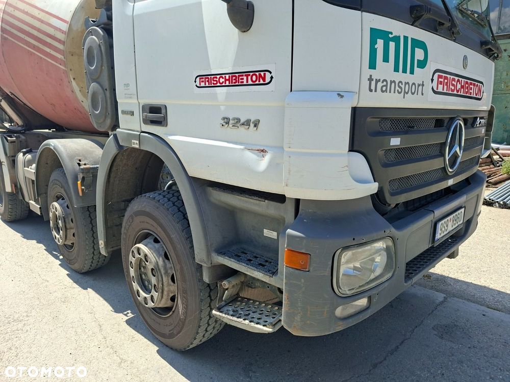 Versalift Actros 3241 B 8X4/4 - 33