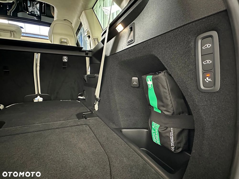 Volvo XC 90 T8 AWD Plug-In Hybrid Ultimate Bright 7os - 18