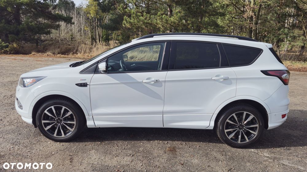Ford Kuga 1.5 EcoBoost 2x4 ST-Line - 4