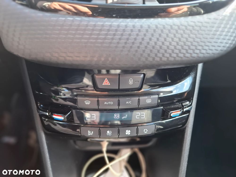 Peugeot 2008 BlueHDi 100 STOP & START Active - 18