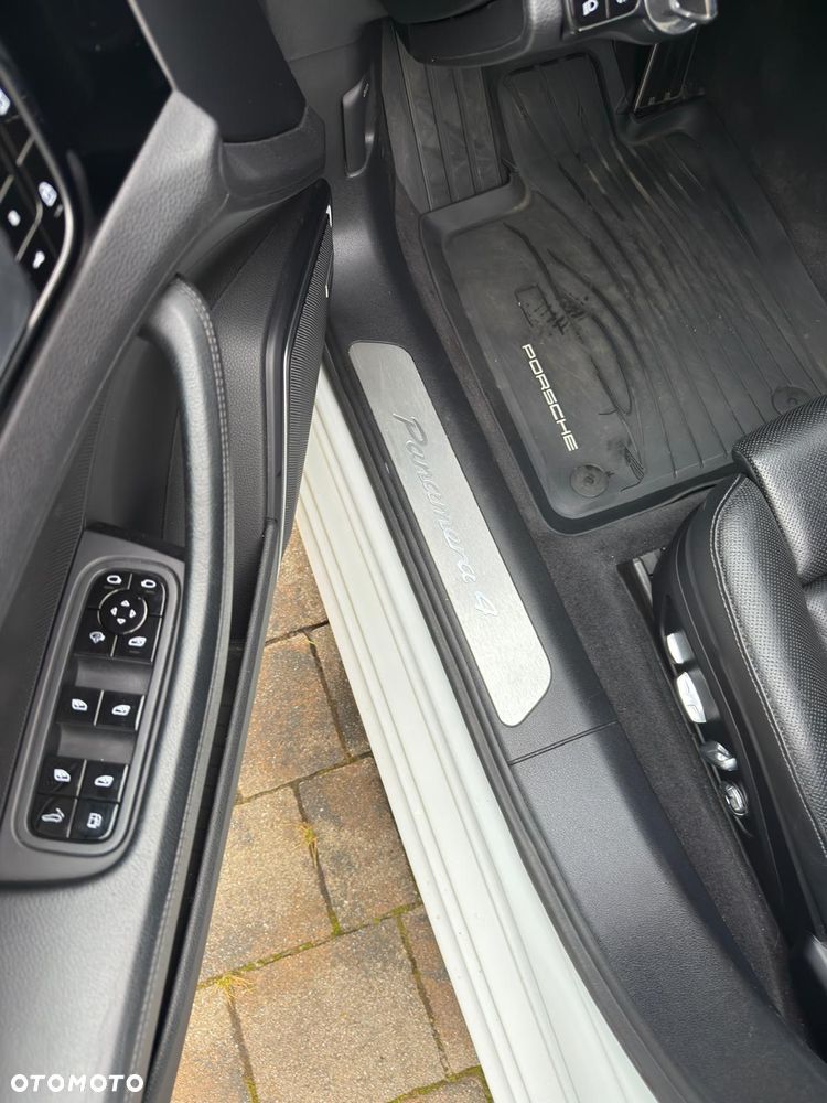 Porsche Panamera - 12