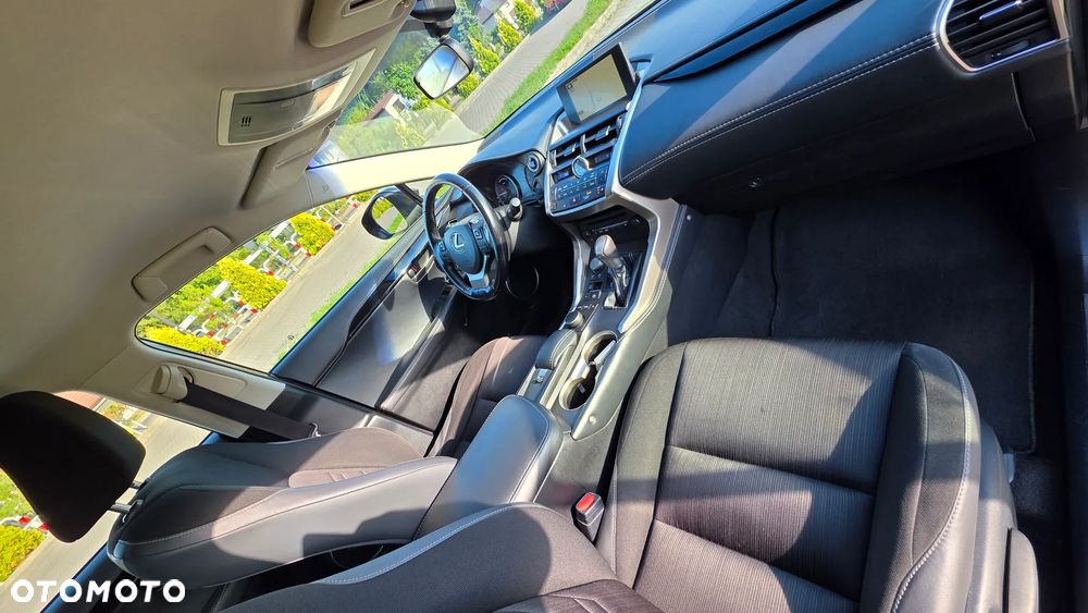 Lexus NX 300h Elite 2WD - 27