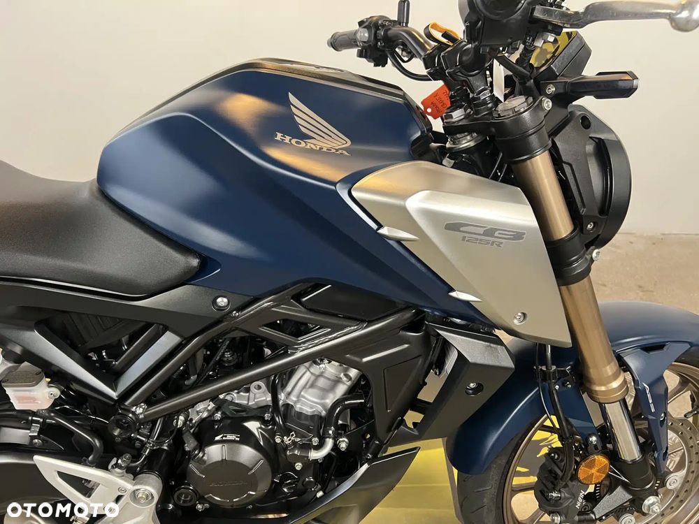 Honda CB - 12