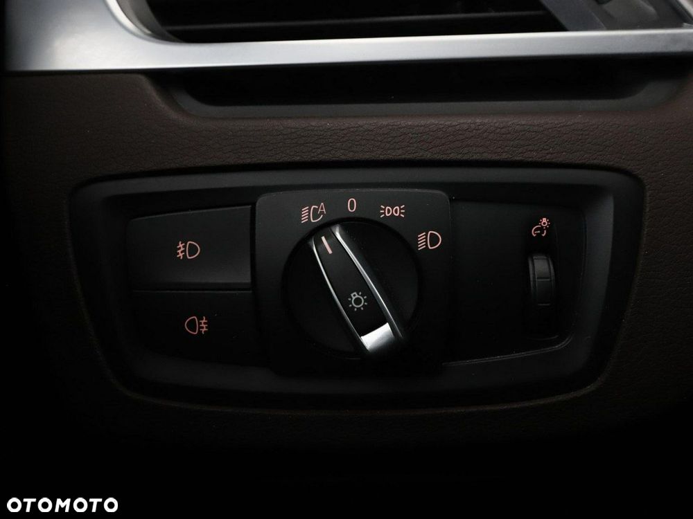 BMW X1 sDrive20d xLine - 35