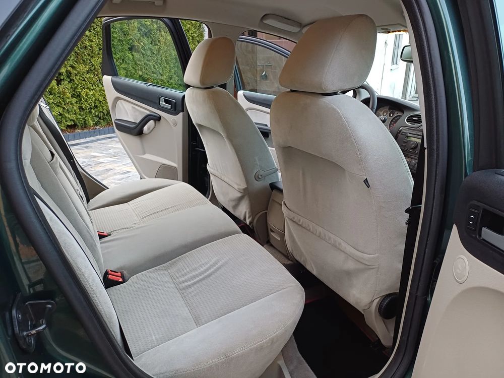 Ford Focus 1.6 Ti-VCT Ghia - 18
