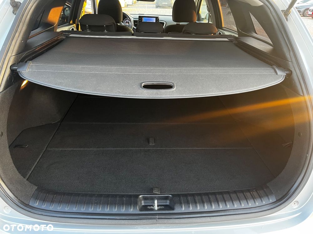 Kia Ceed 1.5 T-GDI M - 26