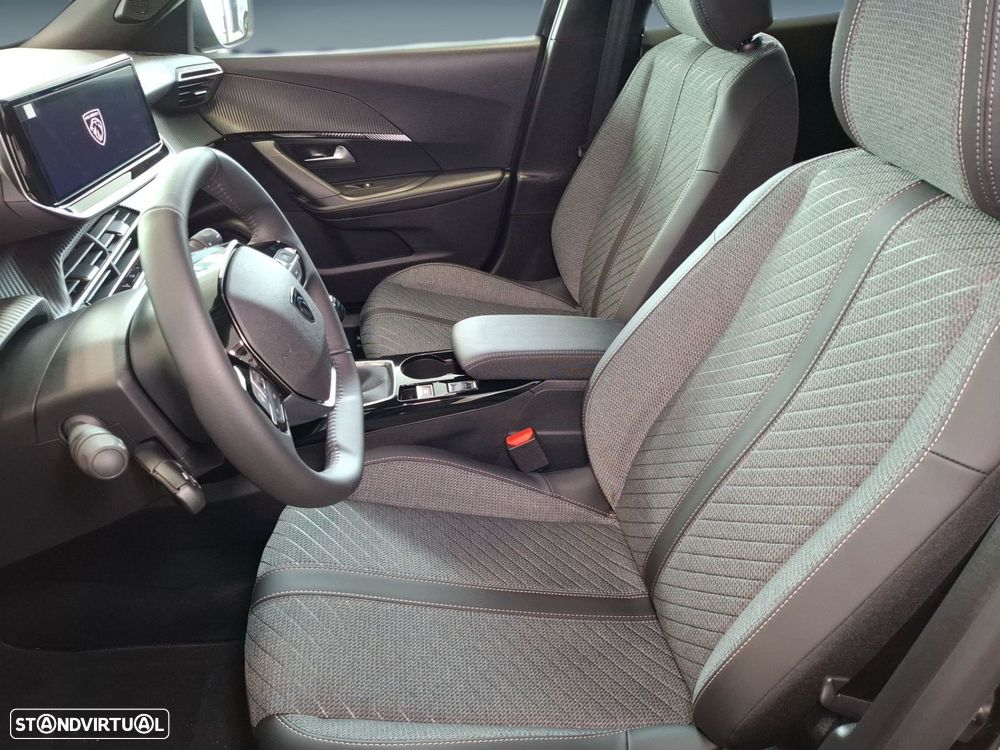 Peugeot 2008 1.2 PureTech Allure — fotografia 11