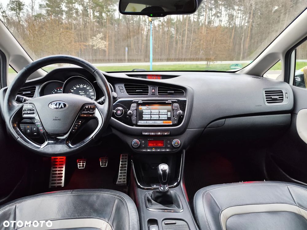 Kia Ceed 1.6 CRDi 128 ISG Dream Team Edition - 13