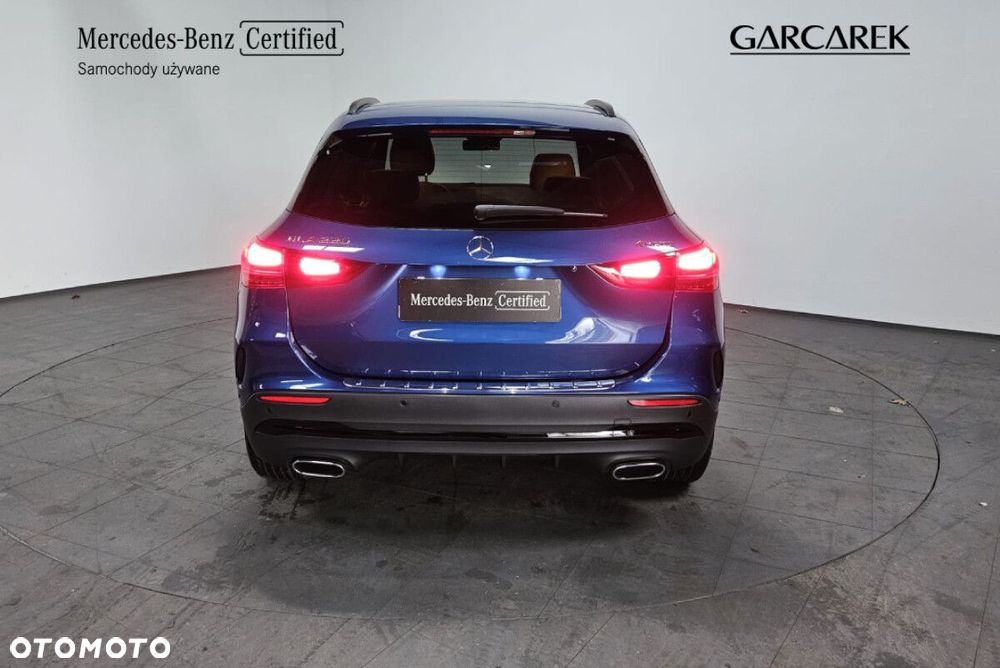 Mercedes-Benz GLA - 8