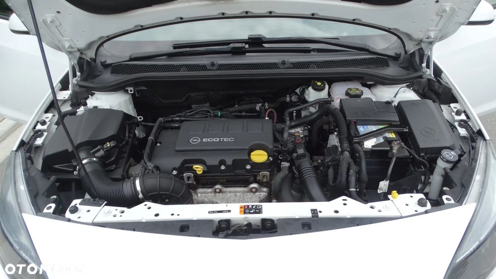Opel Astra 1.4 Turbo Exklusiv - 29