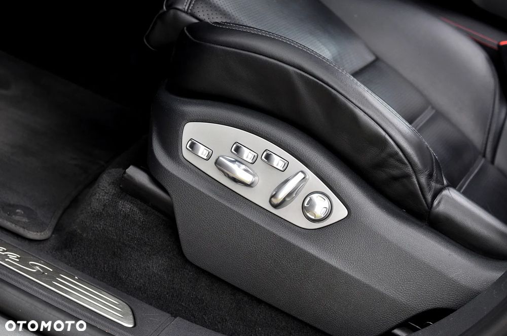 Porsche Cayenne - 16
