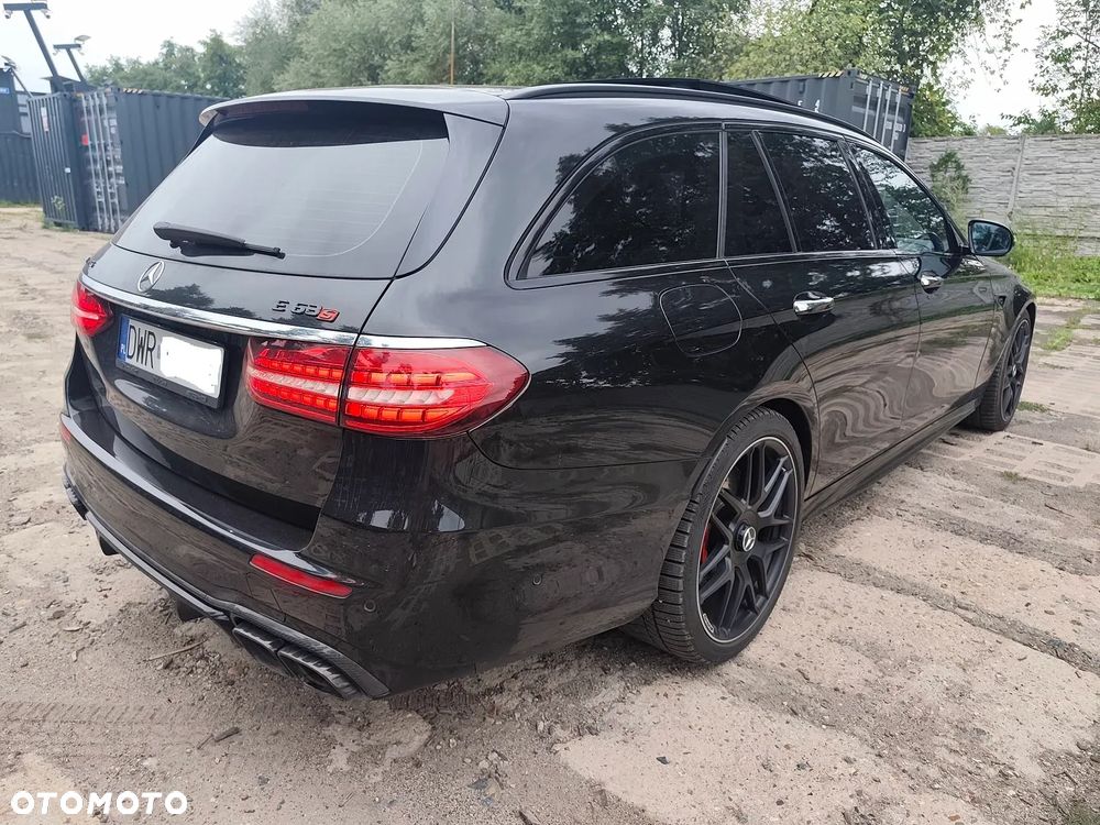 Mercedes-Benz Klasa E AMG 63 S 4Matic+ AMG Speedshift MCT-9G - 3