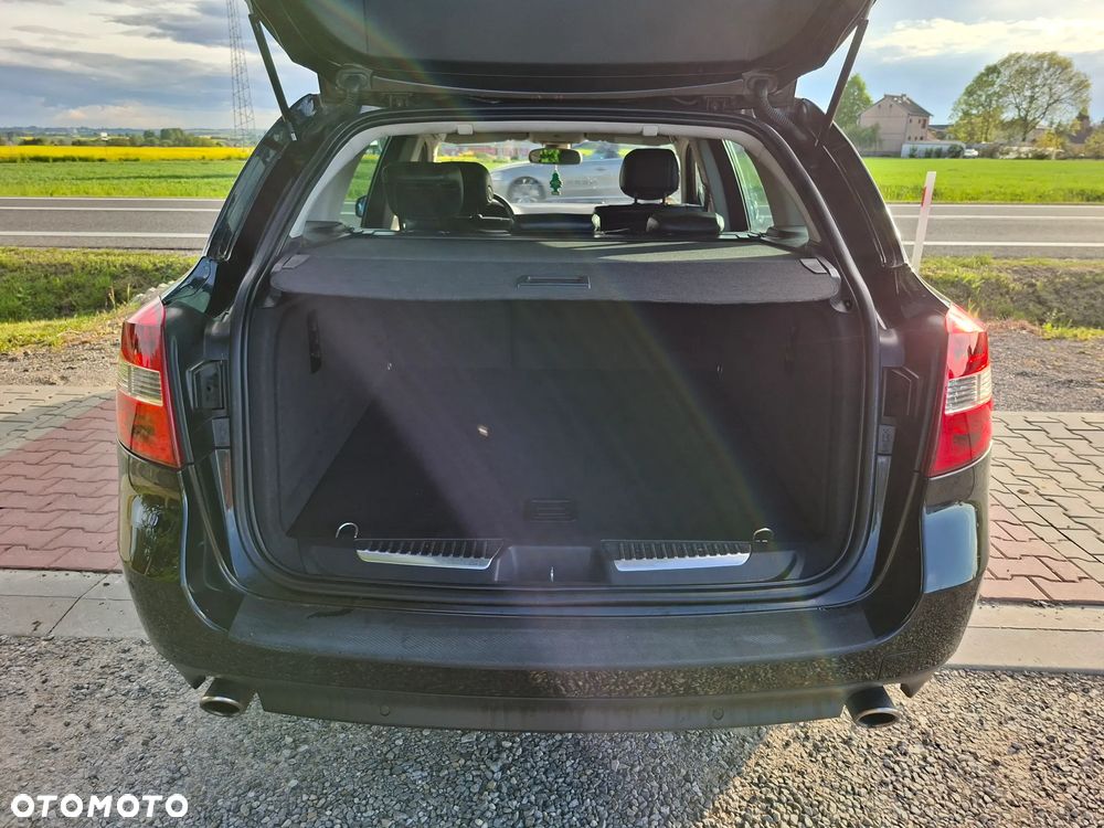 Renault Laguna 2.0 dCi FAP Initiale - 14