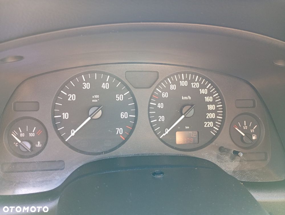 Opel Astra 1.6 - 9