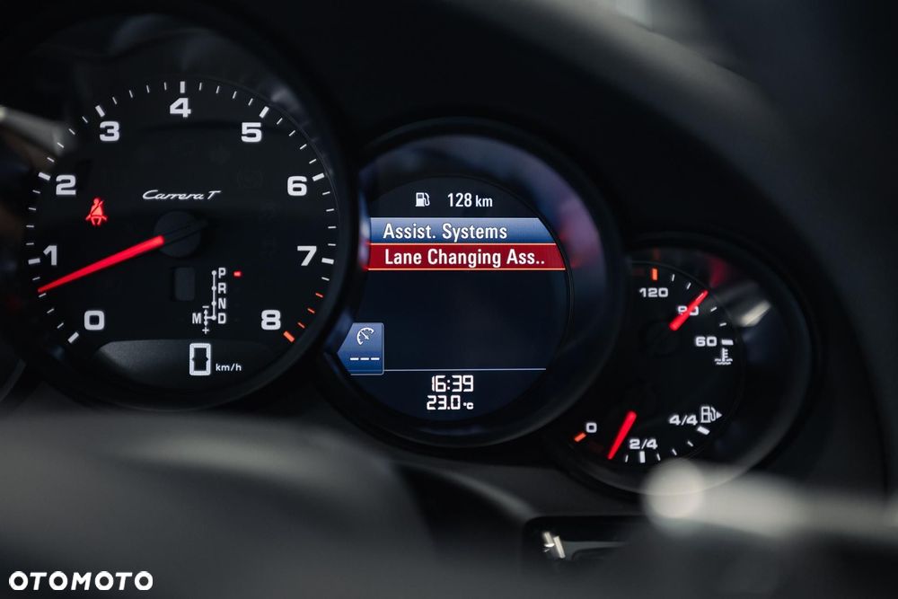 Porsche 911 Carrera T PDK - 30