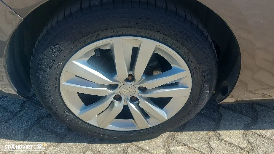 Peugeot 308 SW e-HDi 115 Stop & Start Allure - 23