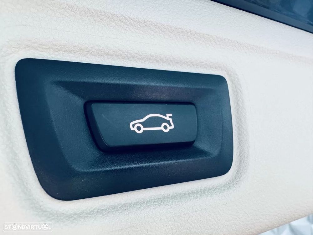 BMW 330 e Touring Aut. Sport Line - 42